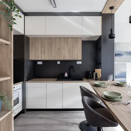 Top-floor Privacy And Comfort Apartment