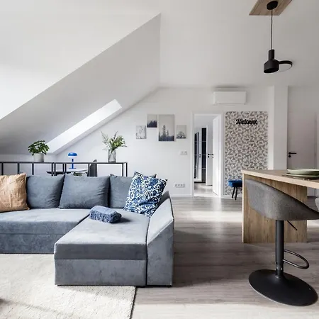 Top-floor Privacy And Comfort شقة *